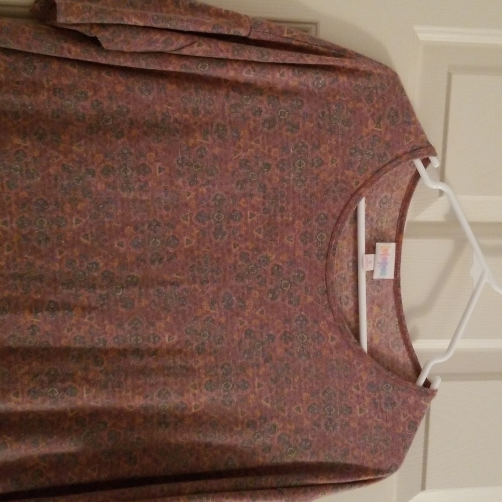 Lularoe Irma shirt